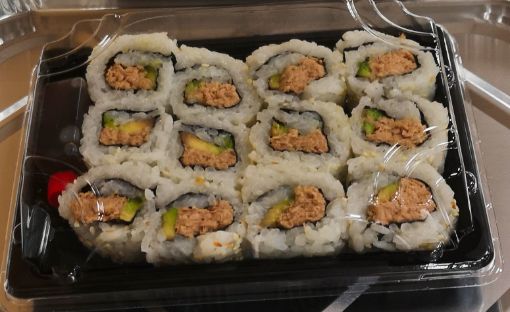 Image de sushi Thon Mayonnaise & Avocat (12 pièces)
